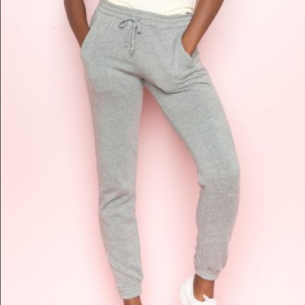THE BEST BRANDY MELVILLE JOGGERS!!!!!!